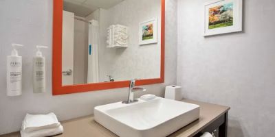 Hampton Inn & Suites Newark Airport Elizabeth