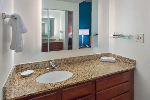 Residence Inn Newark Elizabeth/Liberty International Airport 4