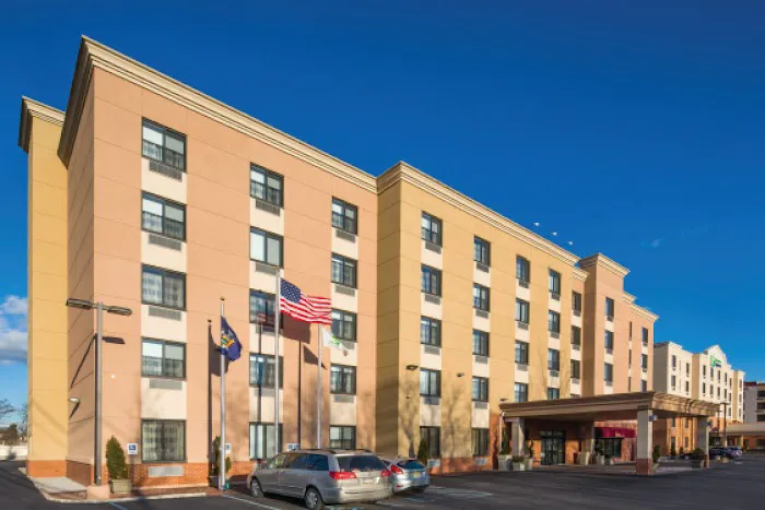 Fairfield Inn & Suites New York Staten Island 4