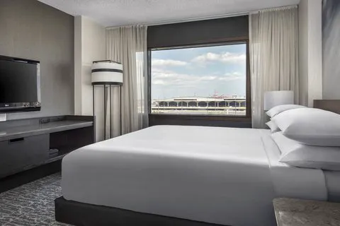 Newark Liberty International Airport Marriott 4