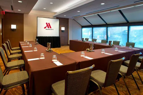 Newark Liberty International Airport Marriott 4