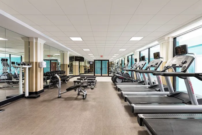 Crowne Plaza Newark Airport, an IHG Hotel 4