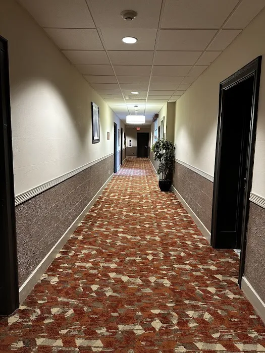 Ramada by Wyndham Jersey City 5