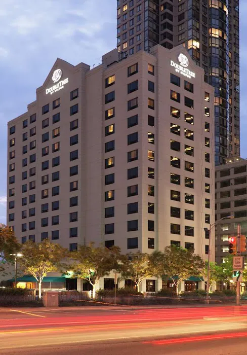 DoubleTree by Hilton Hotel & Suites Jersey City 5