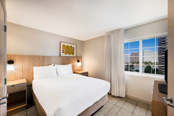 Sonesta Simply Suites Jersey City 5
