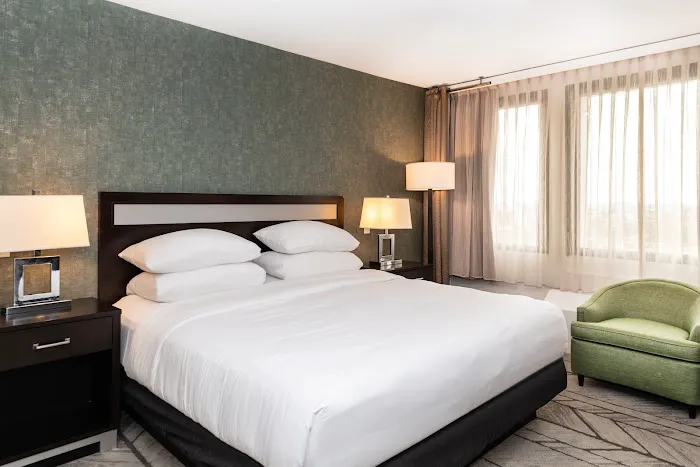 DoubleTree by Hilton Newark Penn Station 5