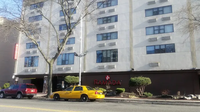 Ramada by Wyndham East Orange 4