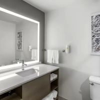 Comfort Inn & Suites Newark Liberty International Airport ico
