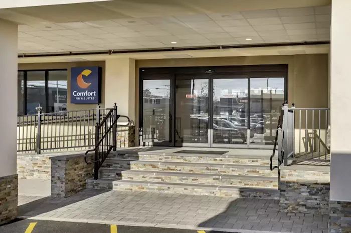 Comfort Inn & Suites Newark Liberty International Airport 5