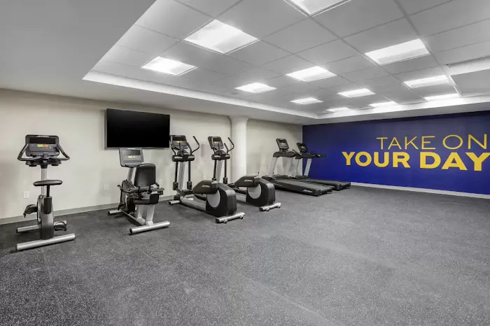 Comfort Inn & Suites Newark Liberty International Airport 5