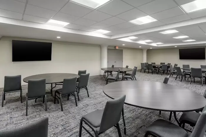 Comfort Inn & Suites Newark Liberty International Airport 5