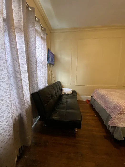 One Bedroom Apartment Near Airport 4