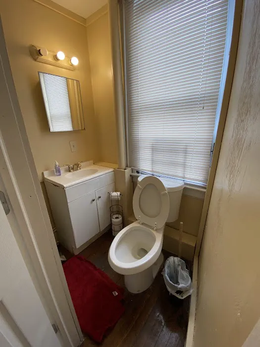 One Bedroom Apartment Near Airport 4