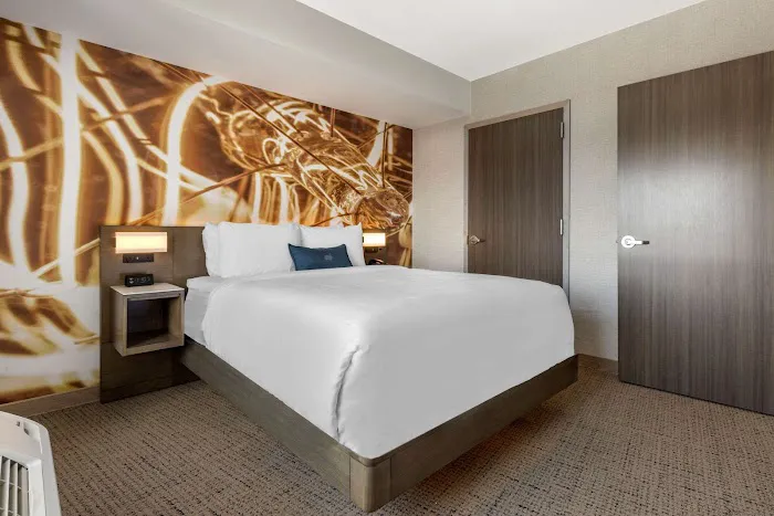 Cambria Hotel West Orange 4