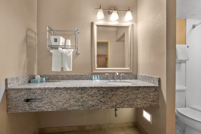 Quality Inn Wayne - Fairfield Area 4