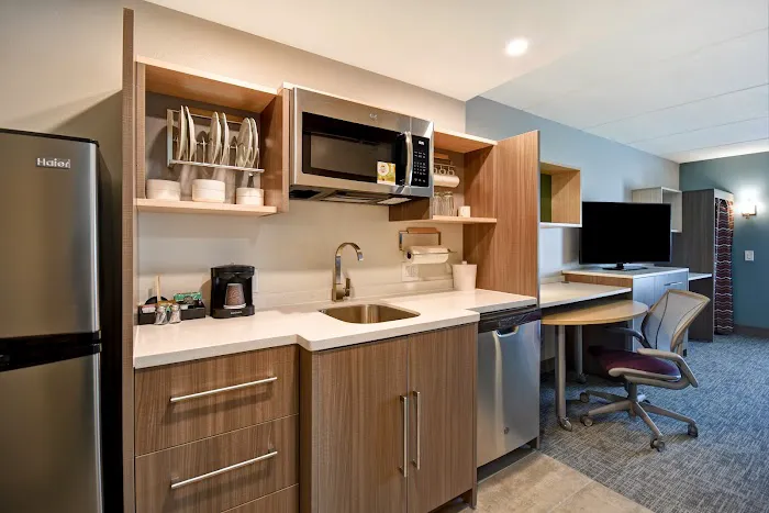 Home2 Suites by Hilton Wayne 4