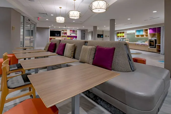 Home2 Suites by Hilton Wayne 4