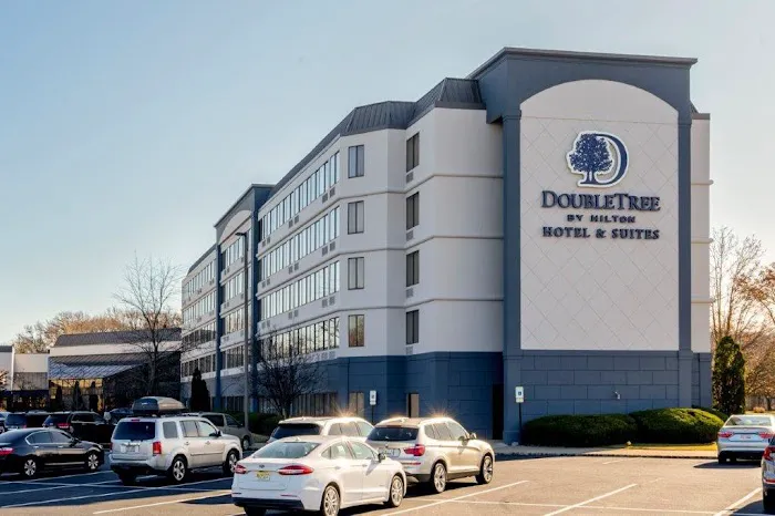 DoubleTree by Hilton Fairfield Hotel & Suites 4