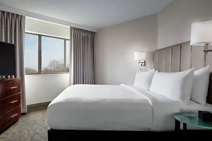 DoubleTree by Hilton Fairfield Hotel & Suites 4