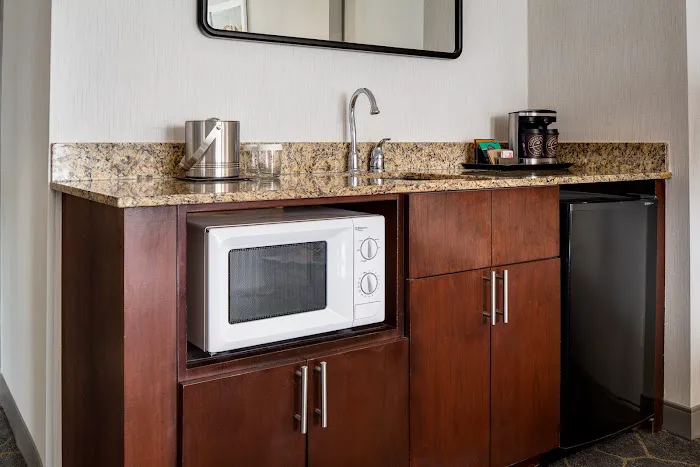 DoubleTree by Hilton Fairfield Hotel & Suites 4