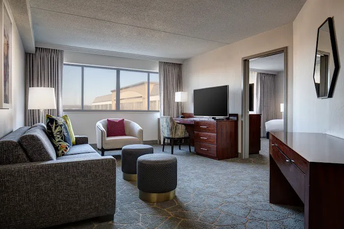 DoubleTree by Hilton Fairfield Hotel & Suites 4