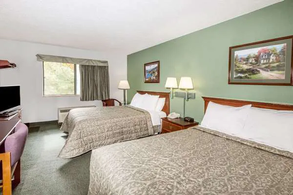 FAIRBRIDGE INN EXPRESS 4