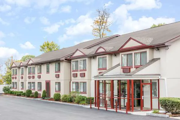 FAIRBRIDGE INN EXPRESS 4