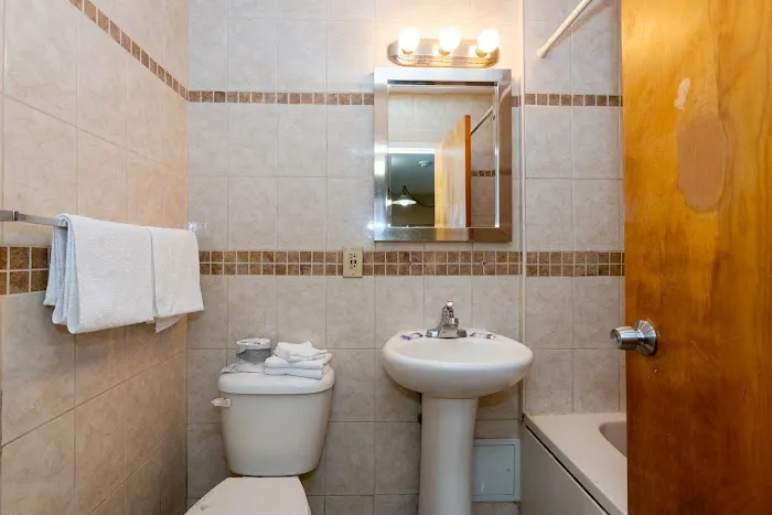 Swan Hotel & Suites 4