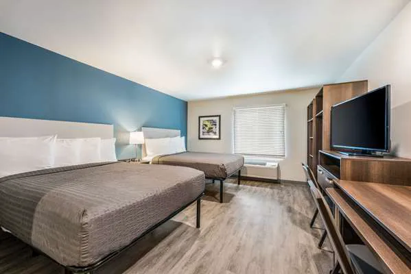 WoodSpring Suites Linden 4