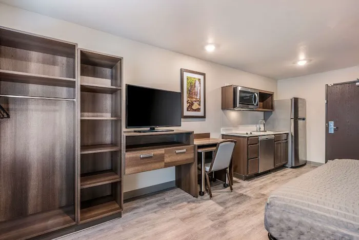 WoodSpring Suites Linden 4