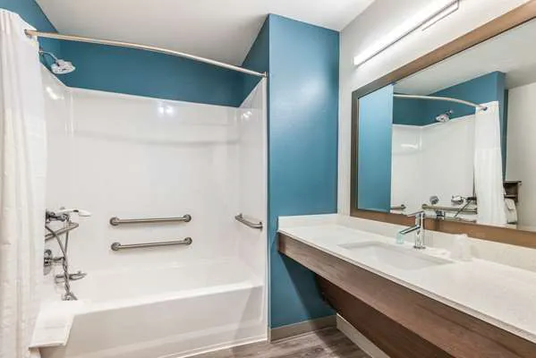 WoodSpring Suites Linden 4