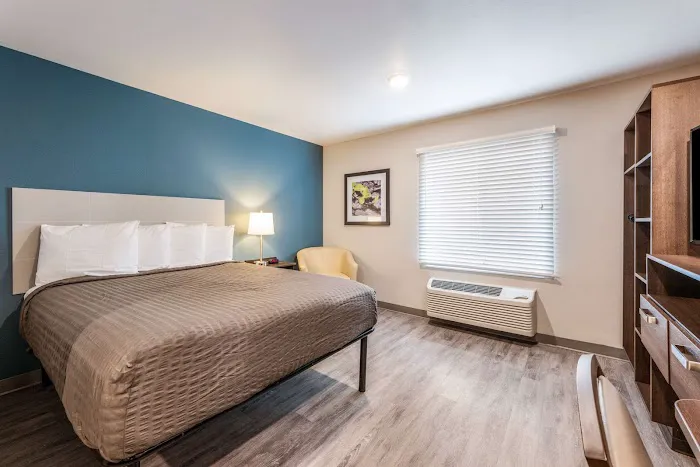 WoodSpring Suites Linden 4