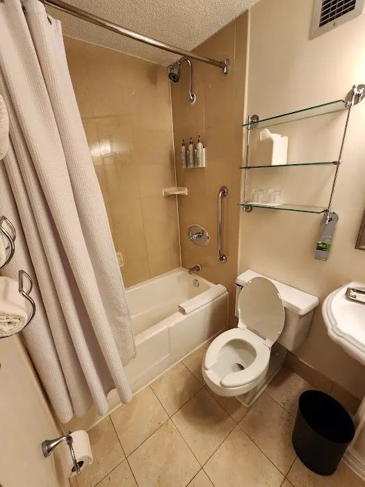 Renaissance Newark Airport Hotel 4