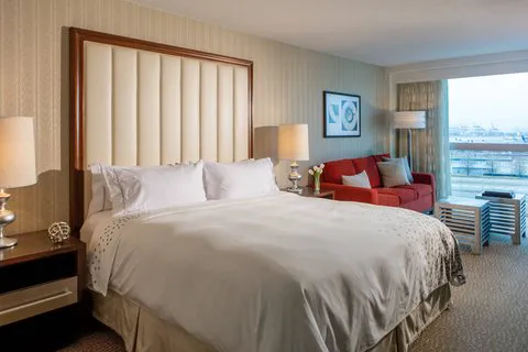 Renaissance Newark Airport Hotel 4