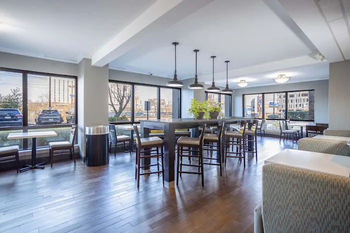 Holiday Inn Express Newark Airport – Elizabeth by IHG 4