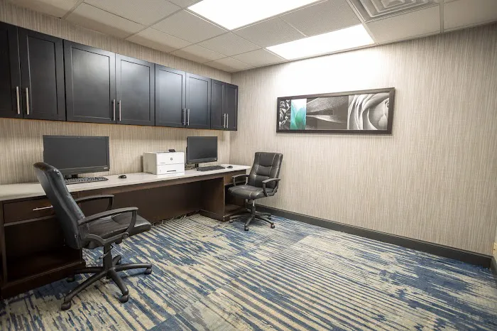 Holiday Inn Express Newark Airport – Elizabeth by IHG 4