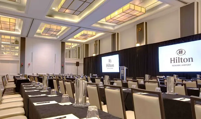 Hilton Newark Airport 4