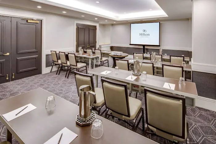Hilton Newark Airport 4