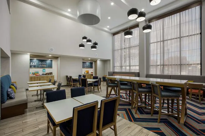 Hampton Inn Linden 4