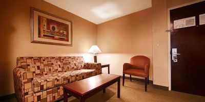 Riverview Inn & Suites