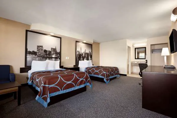 Super 8 by Wyndham Rahway/Newark 4