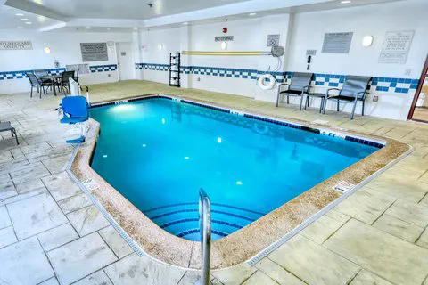 Fairfield Inn & Suites Woodbridge 5