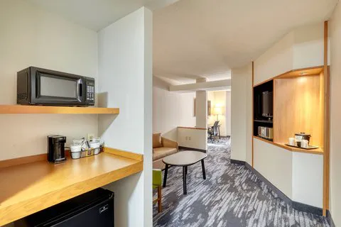 Fairfield Inn & Suites Woodbridge 5