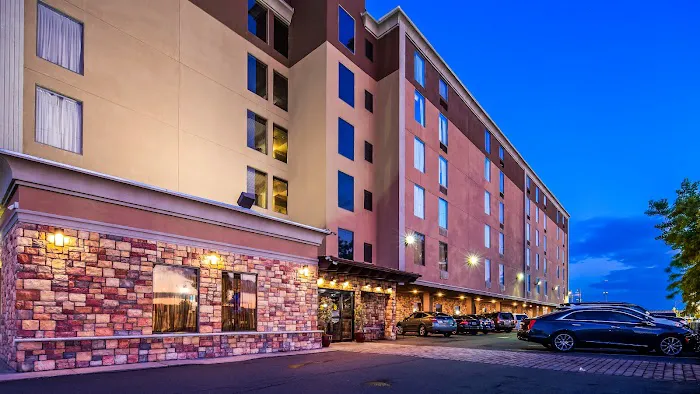 Best Western Plus Newark Airport West 4