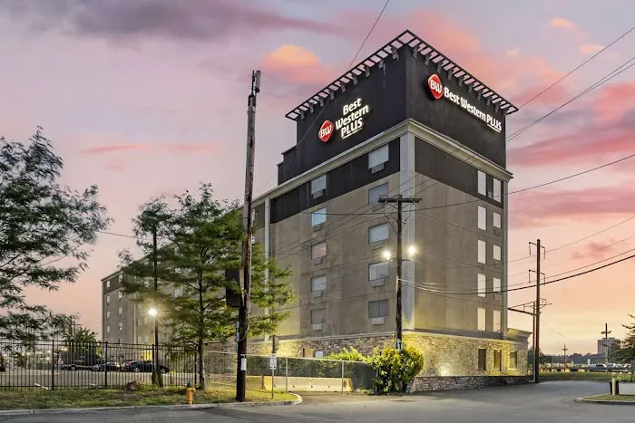 Best Western Plus Newark Airport West 4