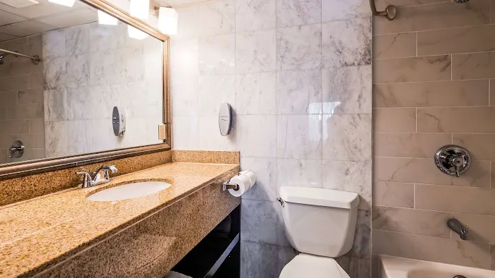 Best Western Plus Newark Airport West 4