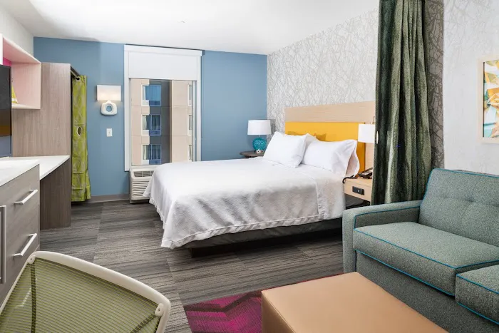 Home2 Suites by Hilton Newark Airport 4