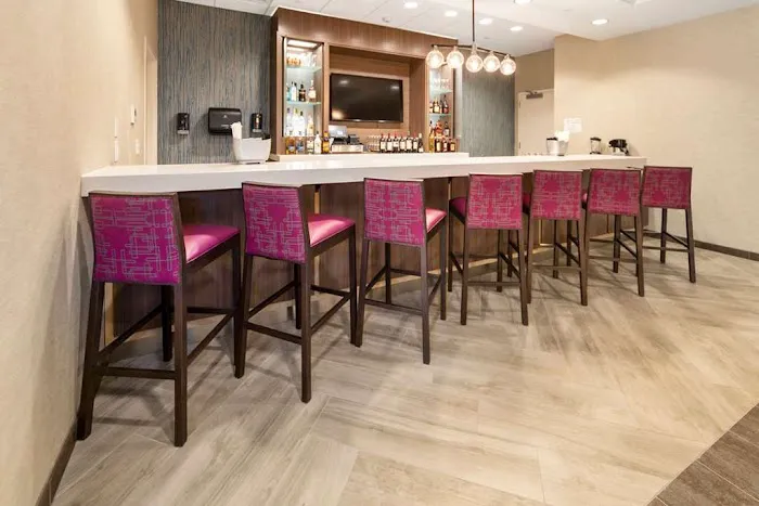 Home2 Suites by Hilton Newark Airport 4