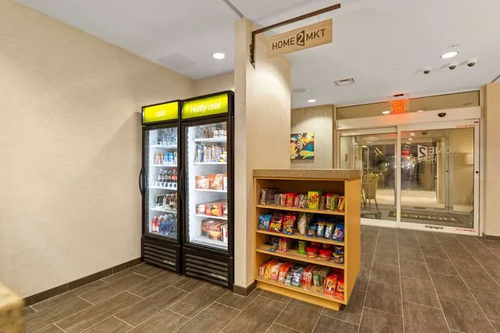 Home2 Suites by Hilton Newark Airport 4