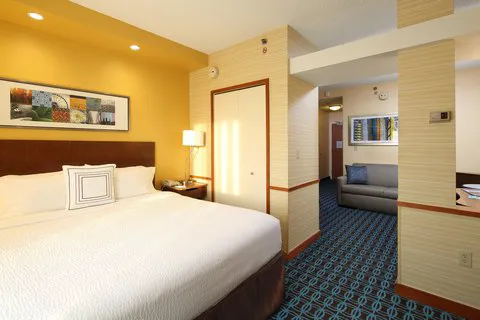 Fairfield Inn & Suites Newark Liberty International Airport 4